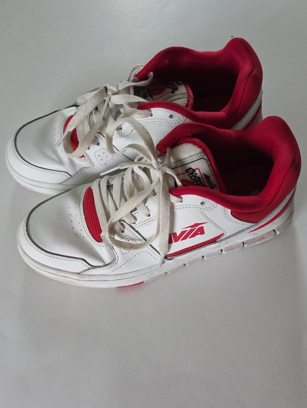 White Red Basketball Athletic Shoes Low Top Unisex Avia 816 Men Size 8 Women 9.5